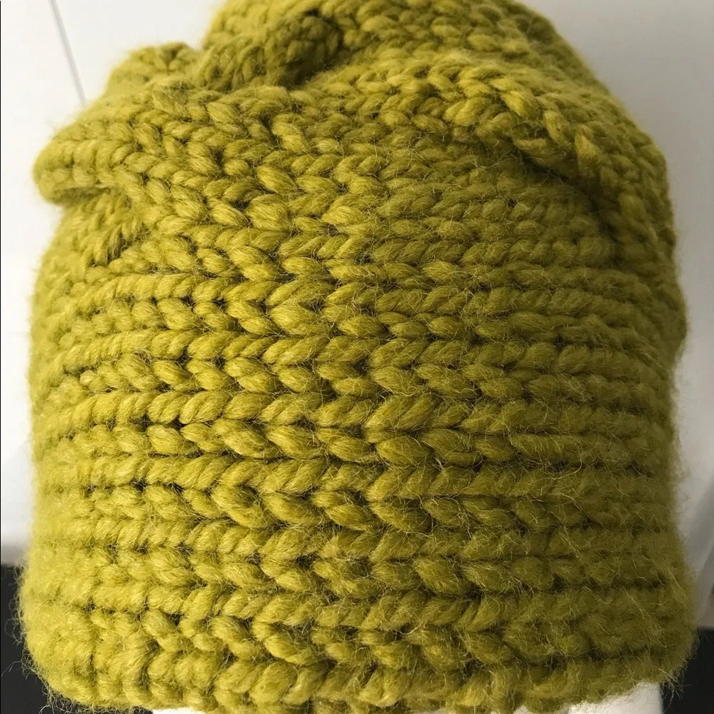 NEW Handmade Oversize Chunky Wool Hat, Criss-Cross Cable Crown